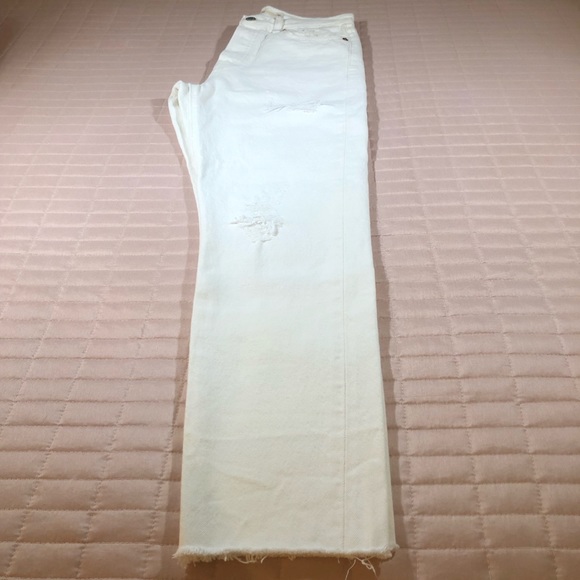 Levi's Wedgie Straight Jeans in Cloud Bank White - Picture 13 of 15